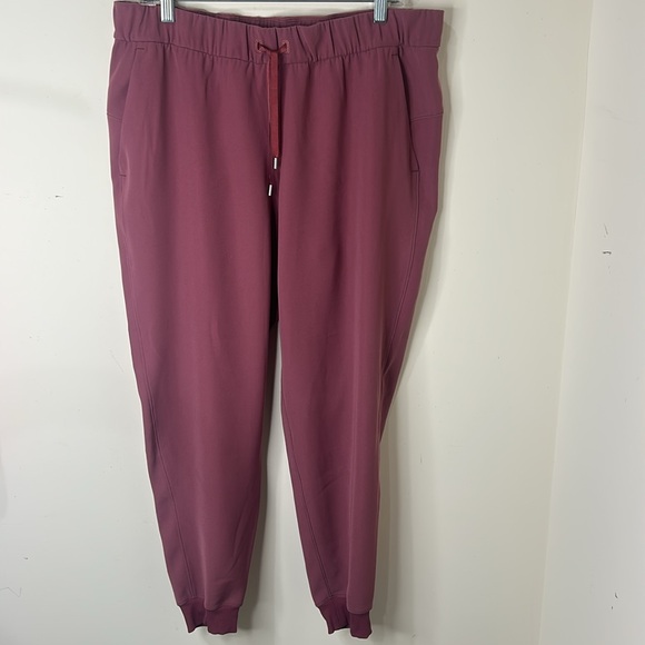 Lululemon On The Fly Jogger Misty Merlot Size 12 - Picture 15 of 16